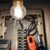 Jak bezpiecznie sprawdzić instalację elektryczną po remoncie w bloku: kluczowe sygnały i kroki kontrolne